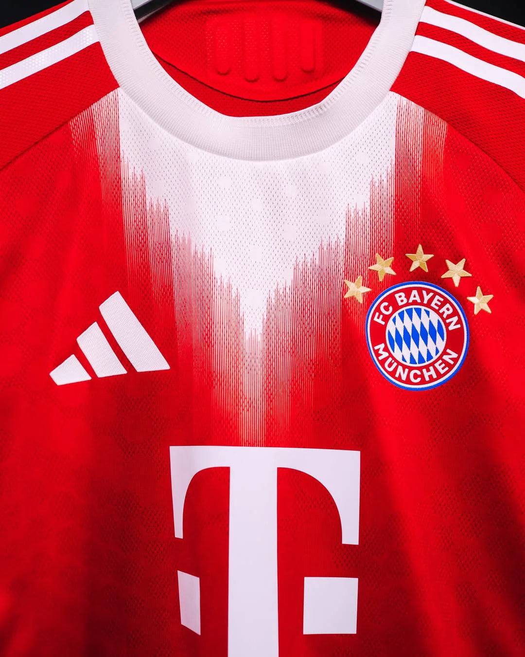 Bayern Munich 2025/26 Home Jersey